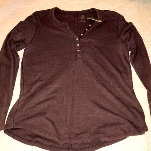 Burgundy long sleeve henley top